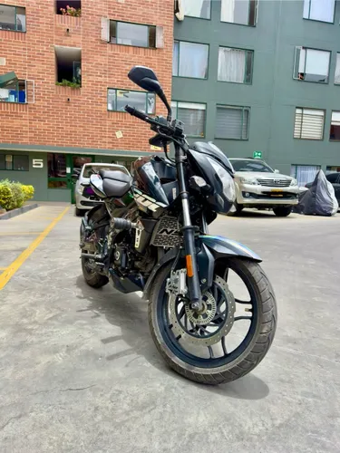 Bajaj Pulsar NS 200 FI 2024  36.600 km  Papeles al día  ABS