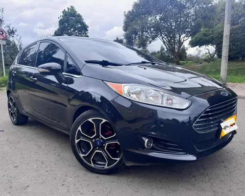 Ford fiesta titanium 2015