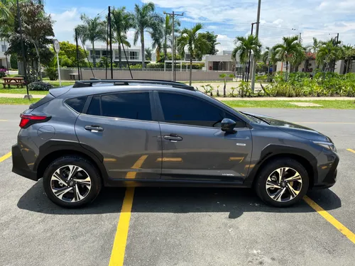 Subaru Crosstrek 2.0 híbrida modelo 2024