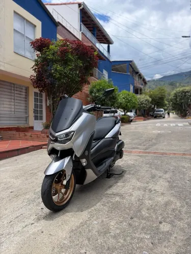YAMAHA NMAX CONNECTED