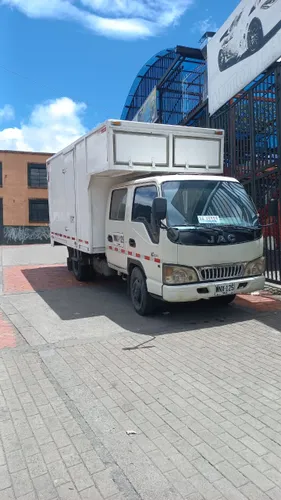 Camión JAC 1040 Doble Cabina Furgón 2015 Diésel 2.8 Turbo