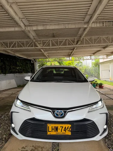 TOYOTA COROLLA XEi 2023  63.000 KM  HÍBRIDO  IMPECABLE