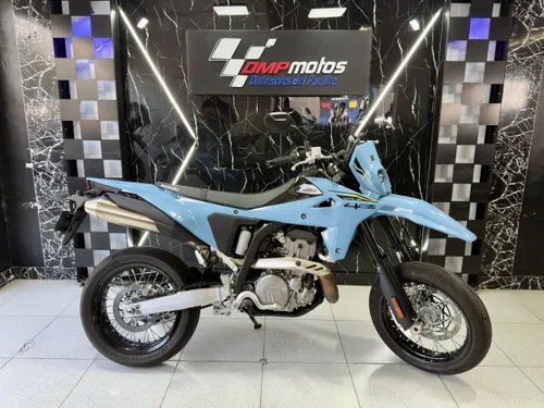 Suzuki DR-Z4 SM 2026 con 1300km
