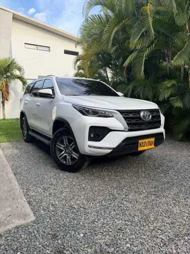 Toyota Fortuner 2024 Diesel 20.000 km