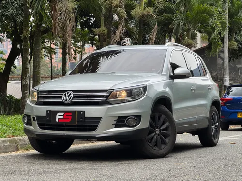 VOLKSWAGEN TIGUAN TRENDLINE 2012