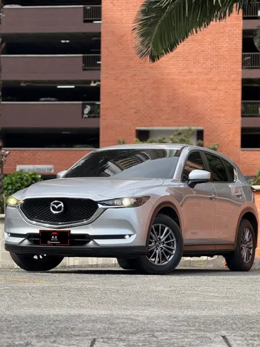 Vencambio Mazda CX5 2018 Touring Full Gris Plata