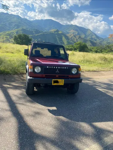 HERMOSO MITSUBISHI MONTERO