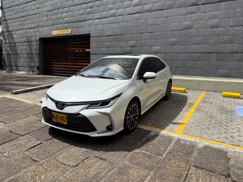 Toyota Corolla híbrido seg 1.8 full equipo