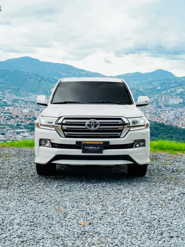 Toyota LC200 Sáhara Imperial Blindada Diesel