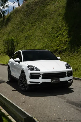 Porsche Cayenne Coupe Súper Platinum Edition 2022