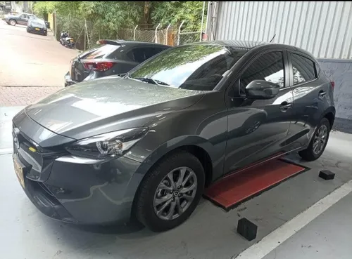 Mazda 2 Touring 2025