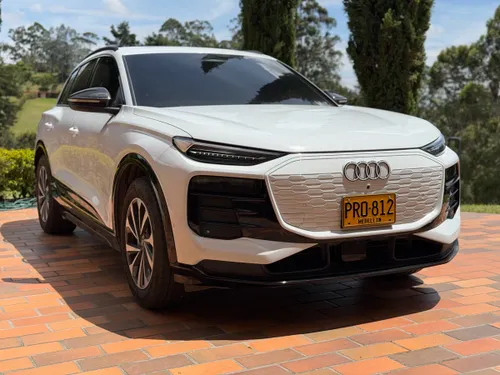 AUDI Q6 ETRON 2025