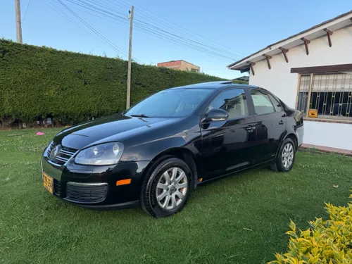 2008 VOLKSWAGEN BORA SOLO 73.000KM. PERFECTO ESTADO. ASEGURABLE