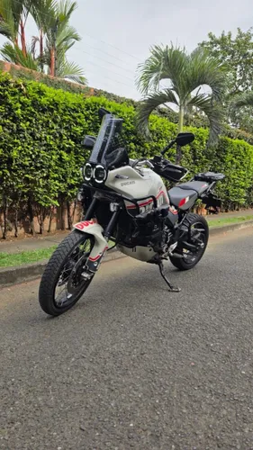 Ducati Desert X 2023