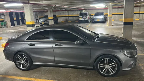 Mercedes-Benz CLA 200 2015  97K km Turbo 1.6 FULL equipo IMPECABLE