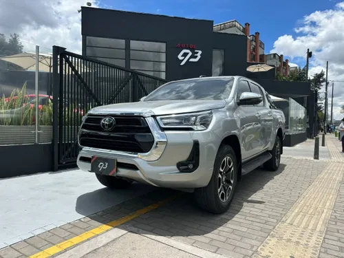 Toyota Hilux SRX