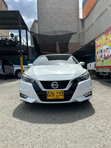 Nissan Versa Advance 2020