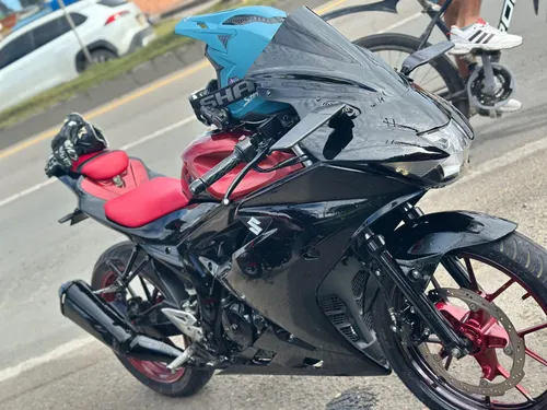 SUZUKI GSX-R 150 MUY BIEN CUIDADA