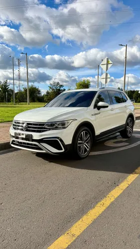 Volkswagen Tiguan Elegance 240 TSI