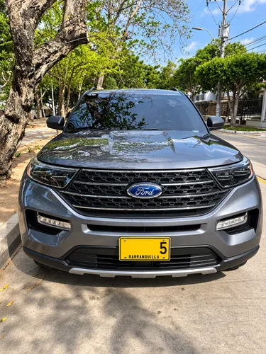 FORD EXPLORER XLT 2023