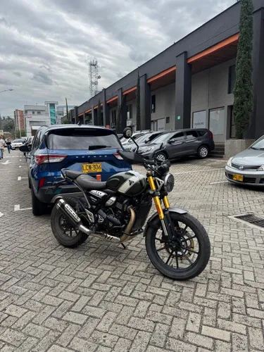 TRIUMPH SCRAMBLER 400X
