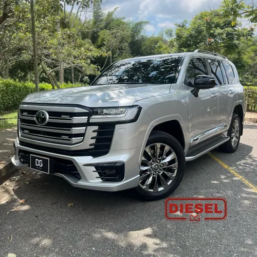 Toyota Sahara LC300 ZX OMÁN Diesel 2024