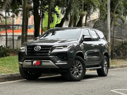 TOYOTA FORTUNER SRV V6 2022