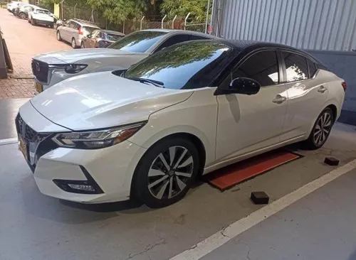 Nissan Sentra Exclusive 2021