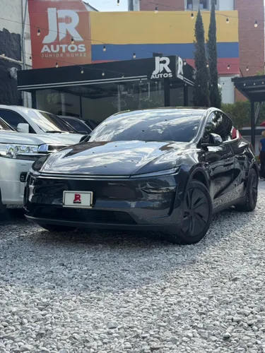 TESLA MODEL Y DUAL MOTOR 2026