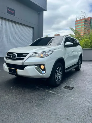Toyota Fortuner SW4 Street 2.4 Diesel 2020