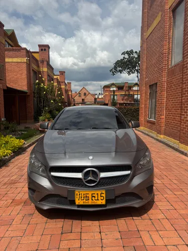 Mercedes Benz CLA200