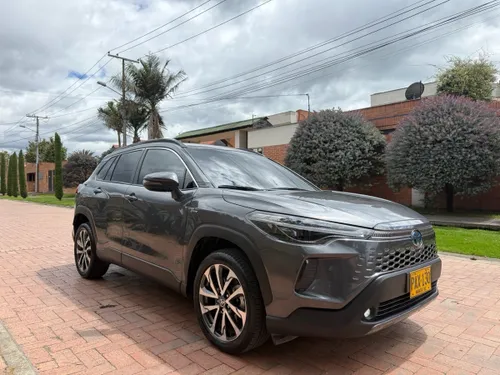 TOYOTA COROLLA CROSS SEG HIBRIDA 2025