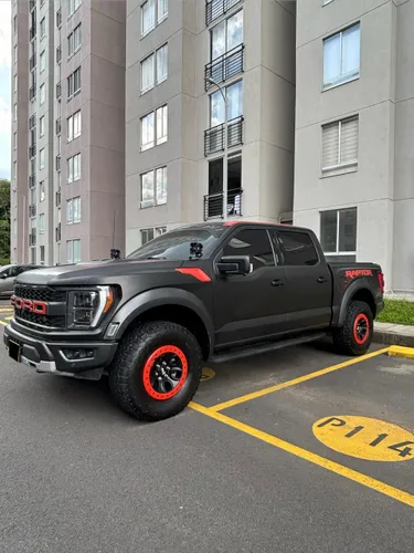 Ford F-150 Raptor 2023 con Varios extras