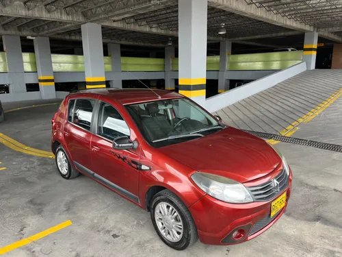 Renault Sandero 2011