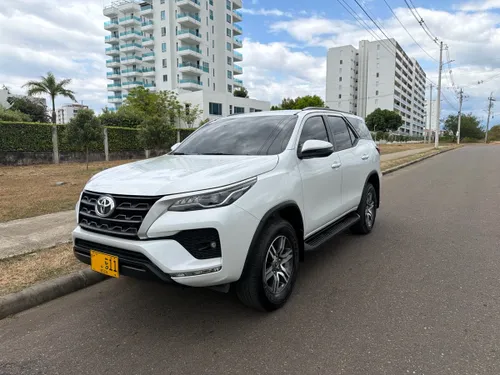 Toyota Fortuner 2024 SR 4x2 Diésel 2.4