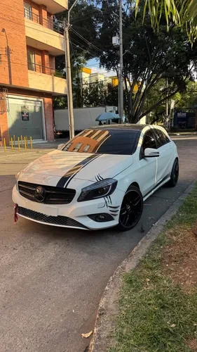MERCEDES Benz A200 2015