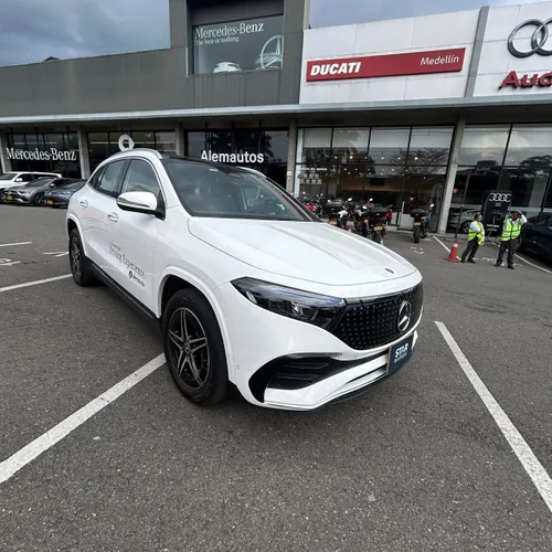 MERCEDES BENZ EQA 250