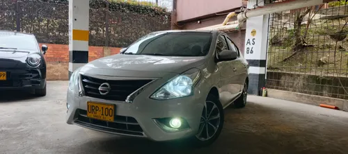 Nissan Versa Advance 2015 MT