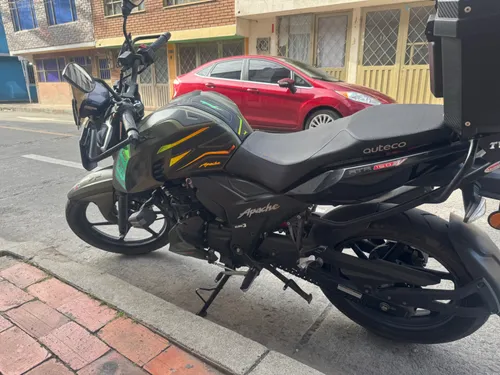 Apache Rtr 4v  160 modelo 2024 carburada
