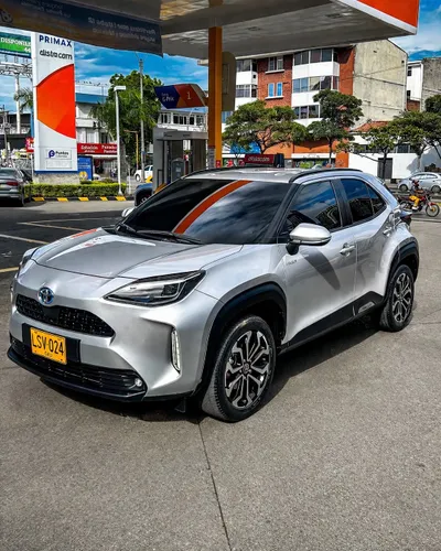 TOYOTA YARIS CROSSS HIBRID