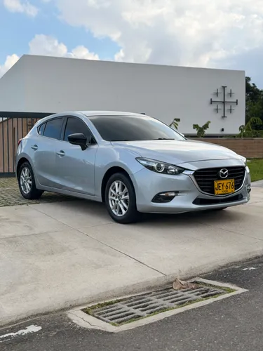 MAZDA 3 TOURING SPORT AUTOMATICO 2017