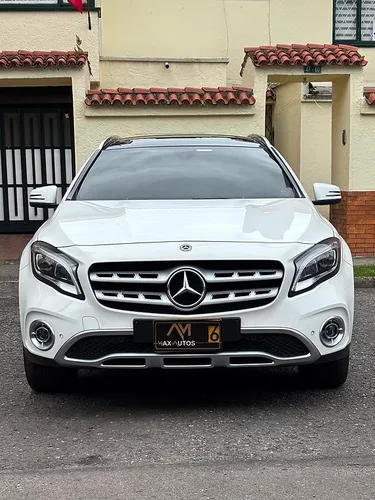 MERCEDES BENZ GLA200 2019