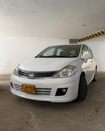 Nissan Tiida Emotion AT 2012
