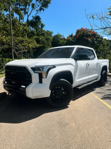 Toyota tundra Limited Híbrida 2026 0 km