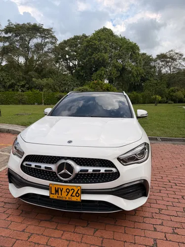 Mercedes-Benz GLA 200 AMG 2023 en excelente estado único propietario y con solo 24.000 km recorridos.