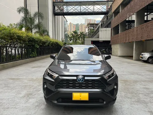 TOYOTA RAV4 XLE HYBRID 2024