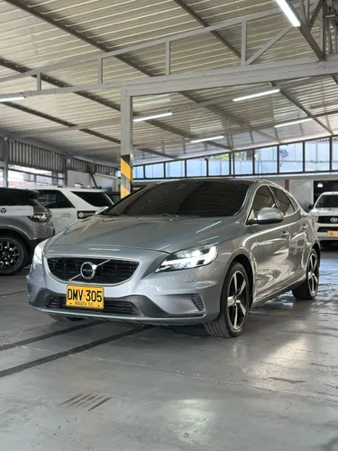 Volvo V40 T4 R-Design 2017