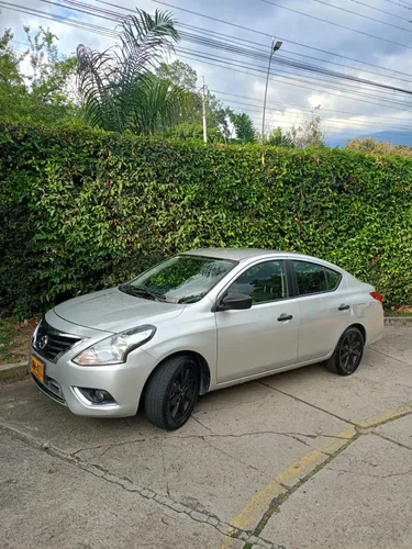 Nissan Versa Advanced 2015 - 85.000kms - Mecánico 1.6L - 2do Dueno - Uso familiar