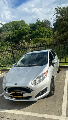 Ford Fiesta Titanium 2016 Hatchback AT