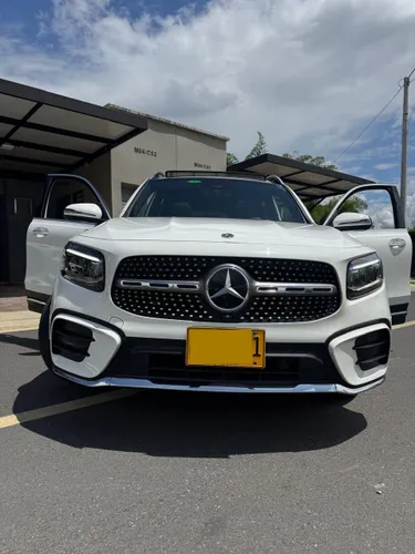 MERCEDES BENZ GLB 200 AMG LINE -  Mod. 2024 Unico Dueno